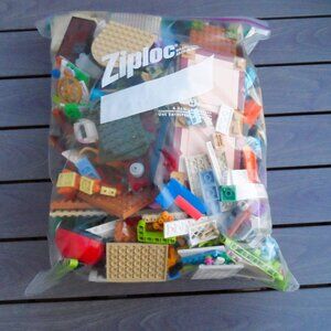 LEGO--Assorted LEGO Bricks in bag - 2kg., 100gr